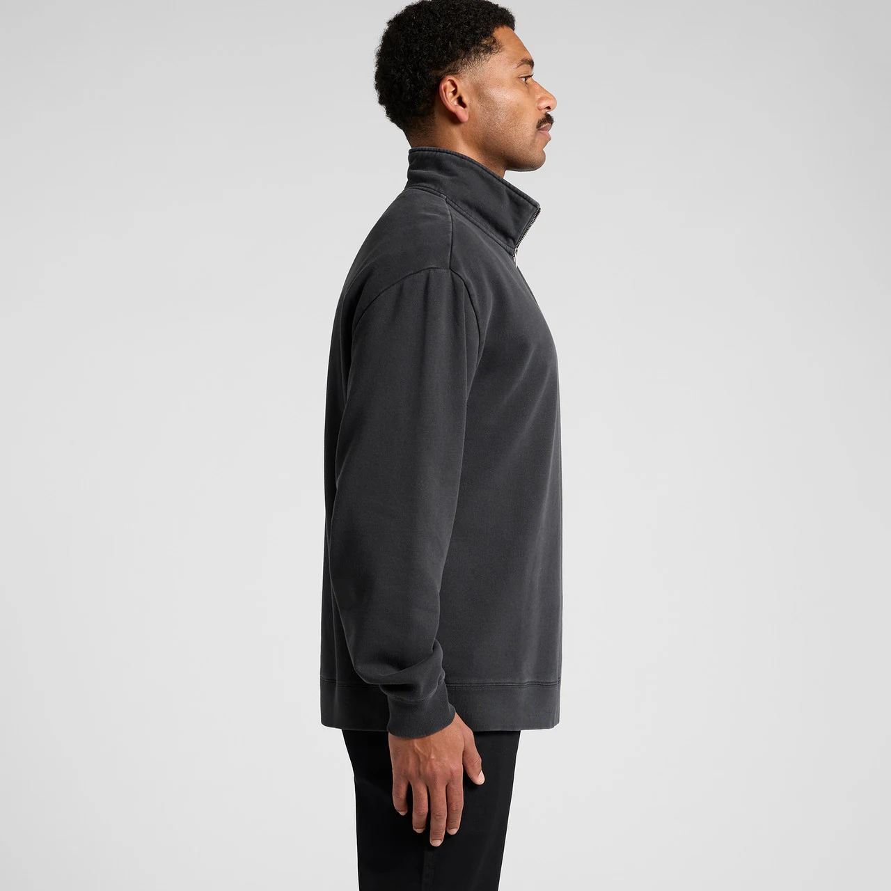 Relax Faded Half Zip - Detail View